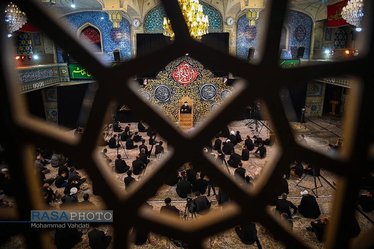 عزاداری دهه اول محرم در هیئت ثارالله(ع) قم با سخنرانی آیت الله مهدی میرباقری