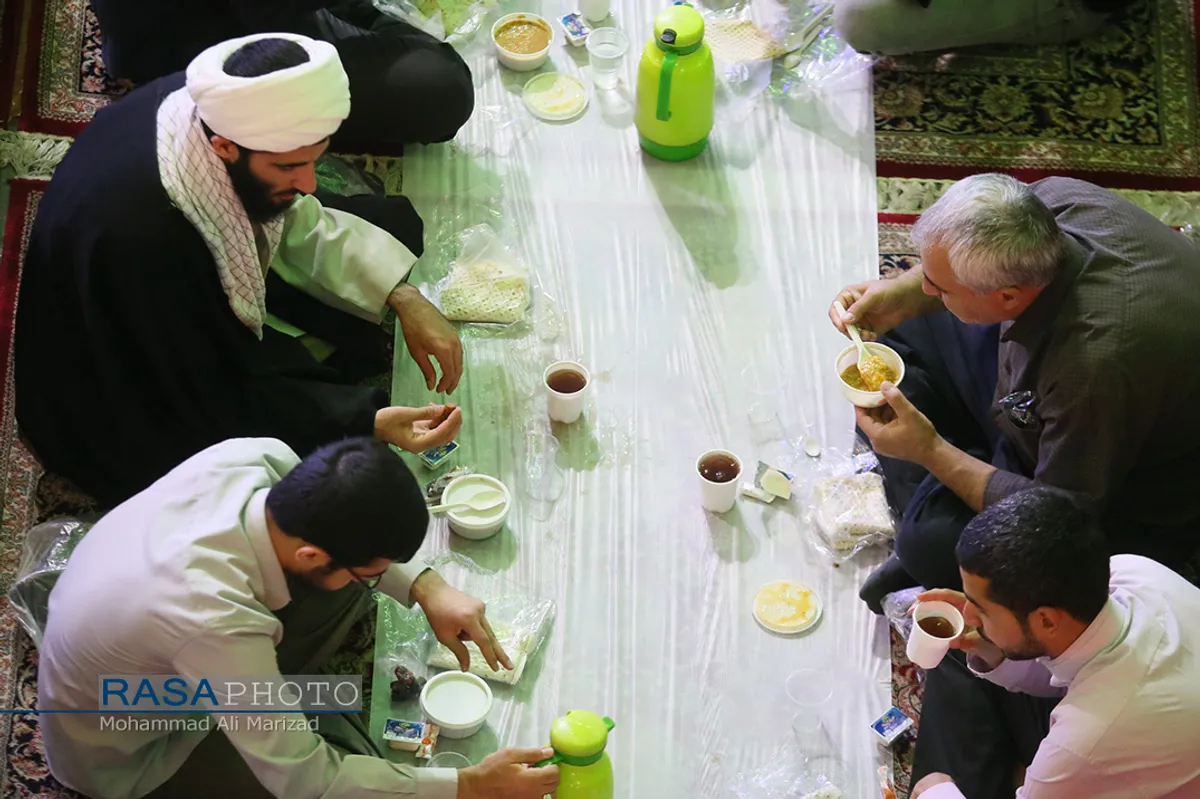 ضیافت افطاری در حرم حضرت فاطمه معصومه (سلام الله علیها)
