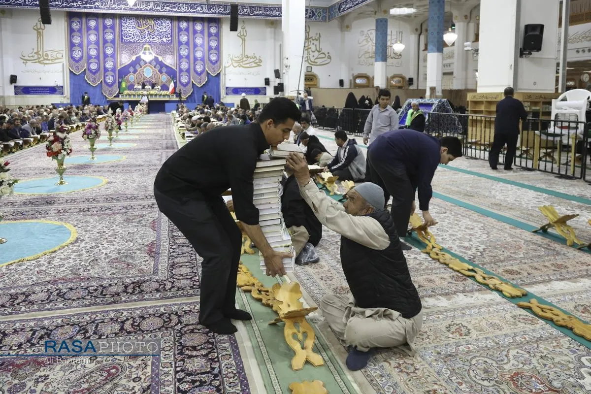 آئین جزء&zwnj;خوانی قرآن کریم در حرم کریمه اهل&zwnj;بیت (ع)