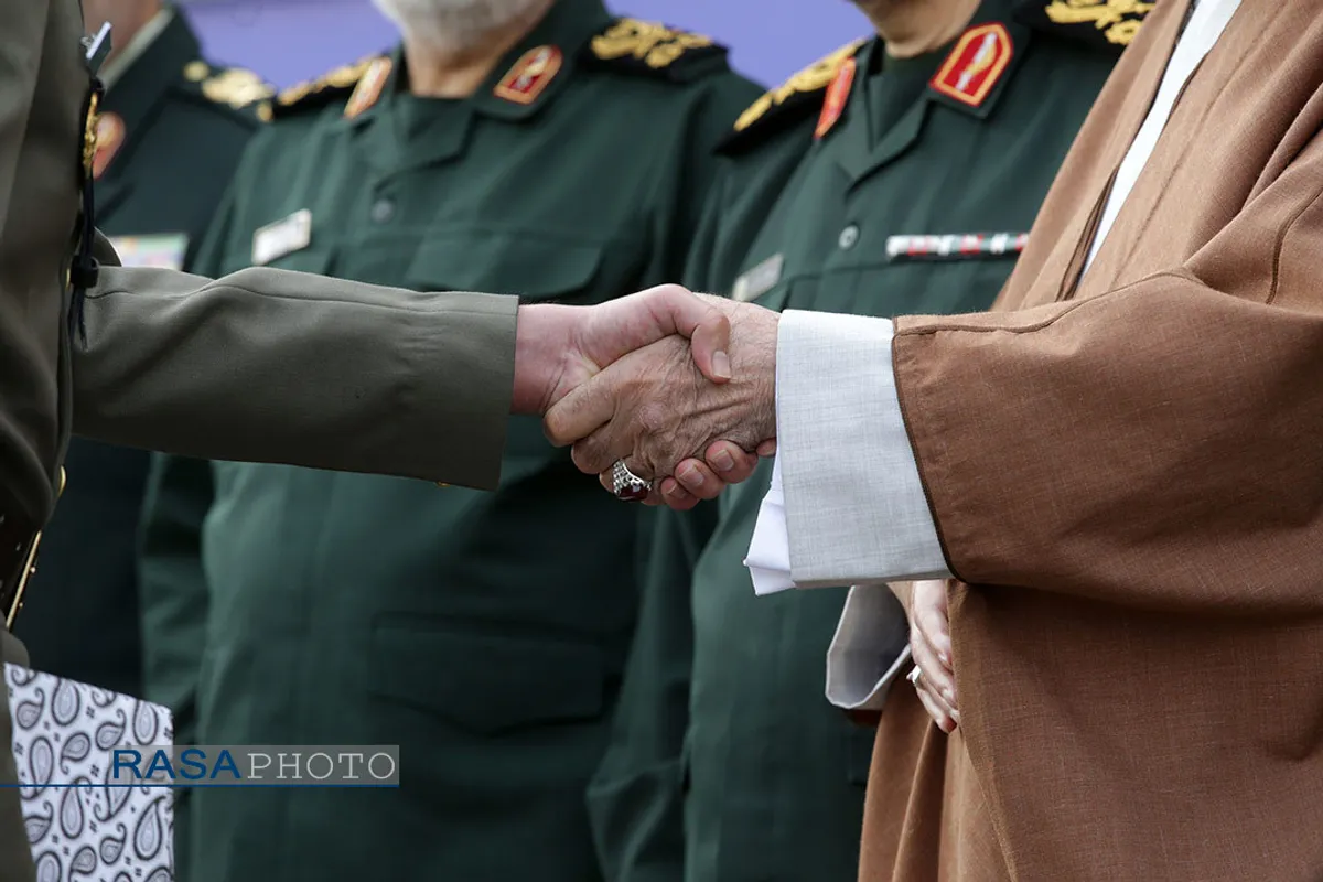 مراسم دانش&zwnj;آموختگی دانشجویان دانشگاههای افسری ارتش در دانشگاه خاتم&zwnj;الانبیاء(ص) با حضور رهبر انقلاب