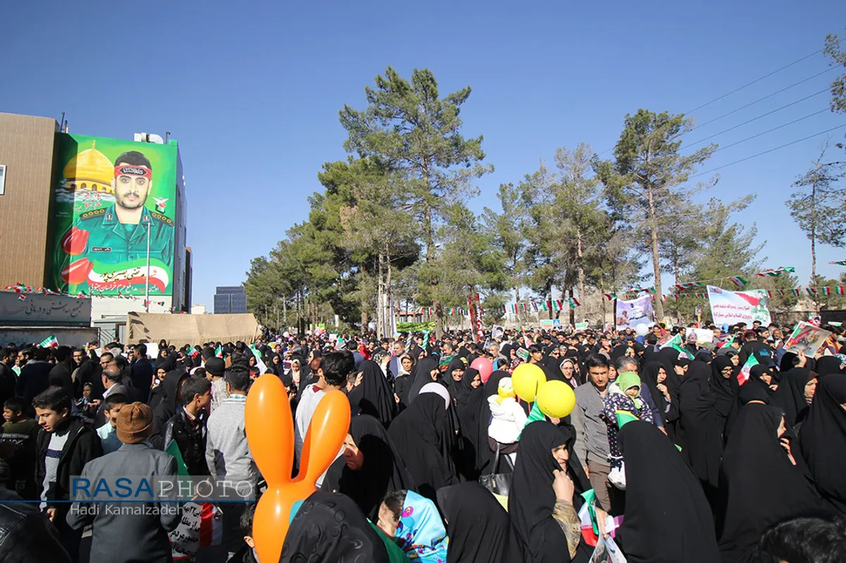 فجر سلیمانی | راهپیمایی مردم بیرجند در یوم الله ۲۲ بهمن