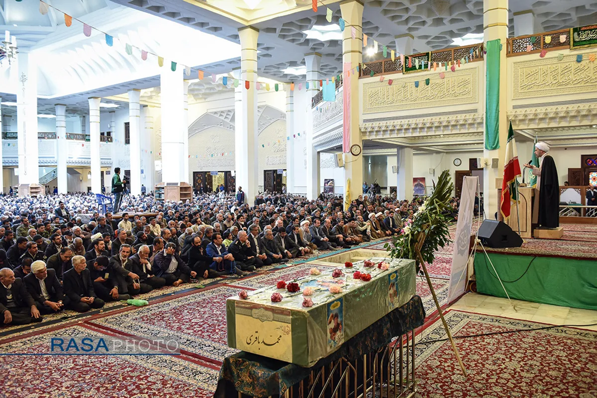 تشییع پیکر شهید مدافع حرم محمد باقری در شیراز