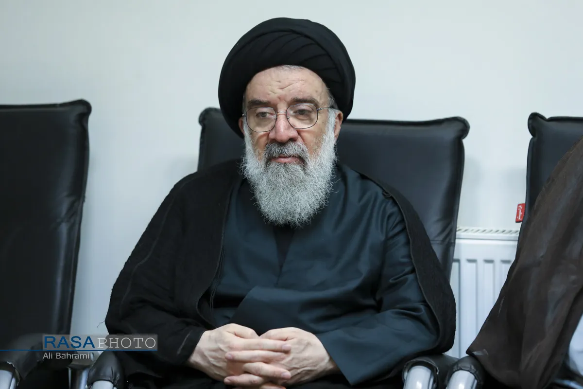 گرامیداشت رهبر شهید انقلاب در بیت حضرت آیت الله نوری همدانی