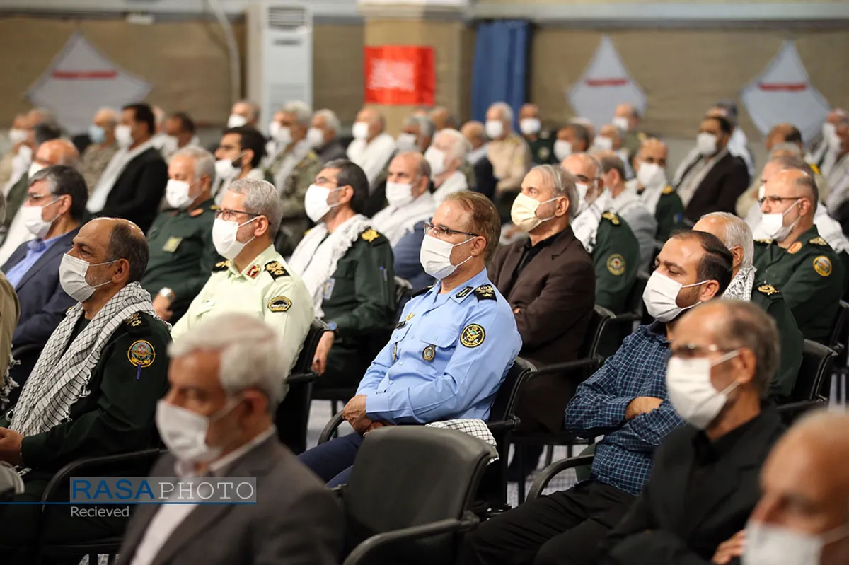 دیدار جمعی از پیشکسوتان و فرماندهان دفاع مقدس با فرمانده کل قوا