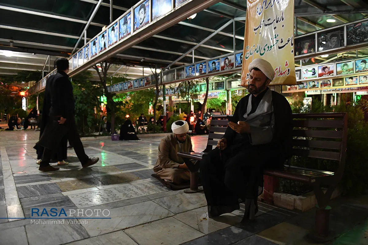 احیا شب قدر در جوار مزار شهداء