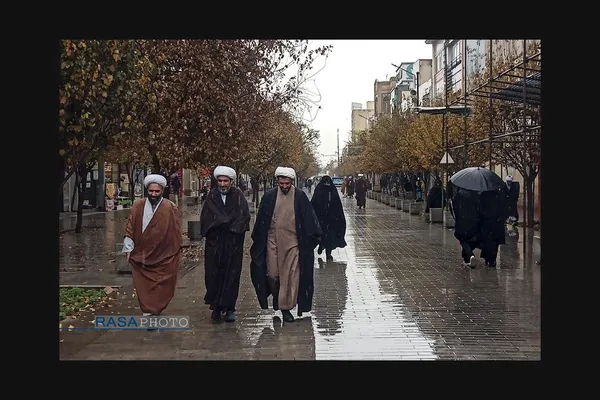 حال و هوای بارانی طلاب