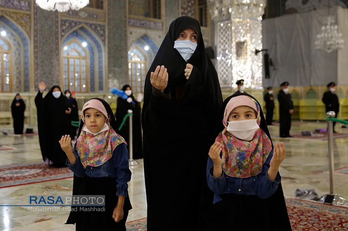 وداع با پیکر شهید نسیم افغانی در حرم مطهر رضوی&lrm;