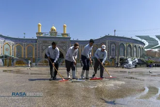 تنظیف گنبد و محیط پیرامونی حرم مطهر حضرت ابالفضل (ع) در آستانه محرم