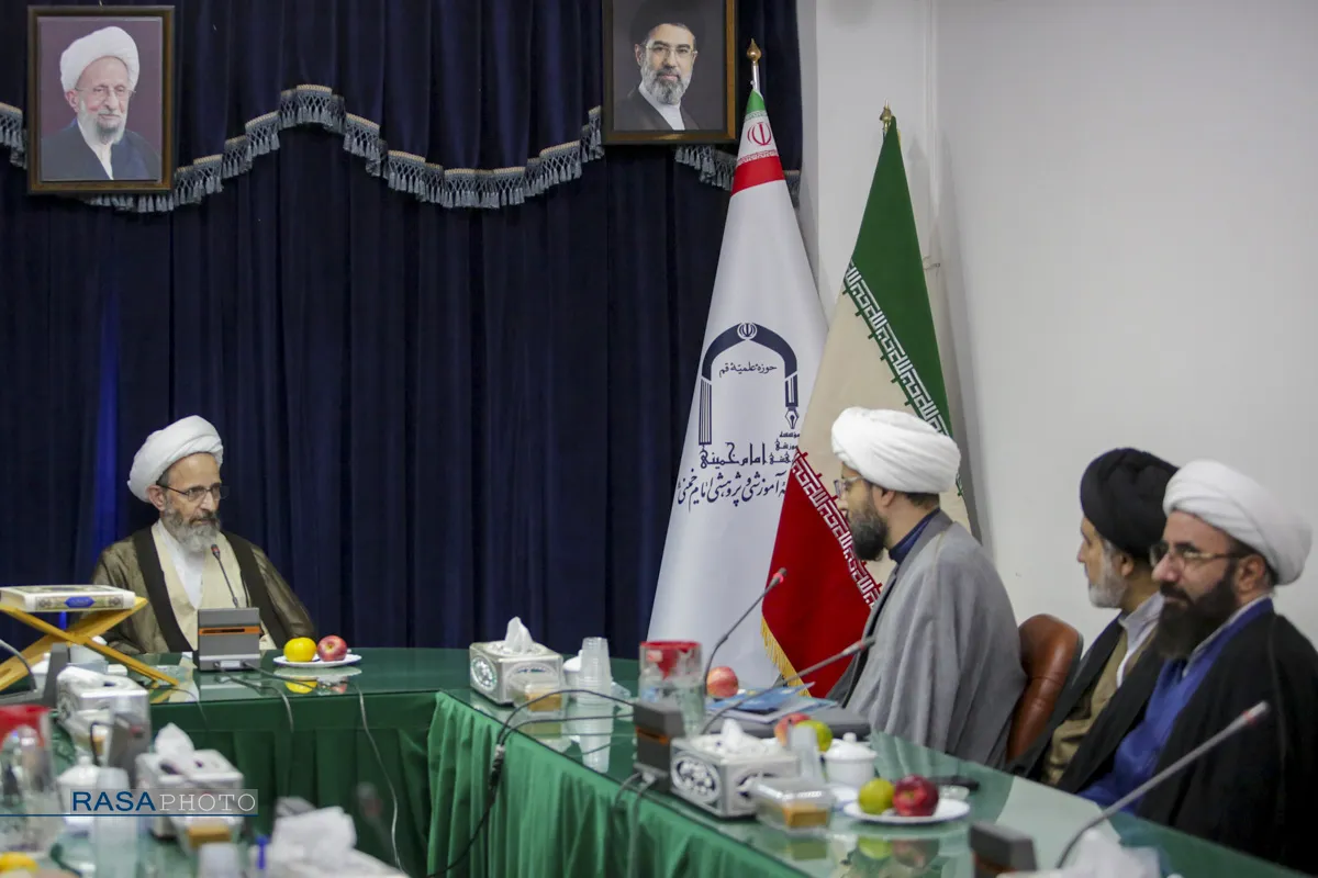 دیدار اعضای دبیرخانه جایزه جهانی صدر با آیت&zwnj;الله رجبی
