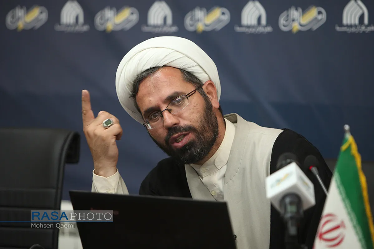 نشست درس گفتار&zwnj;های رمضانی با ارائه حجت الاسلام اسلامی تنها