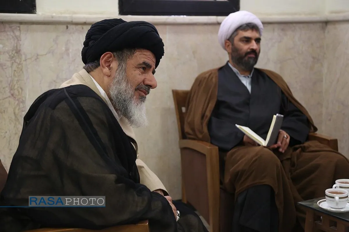 دیدار حجت الاسلام محمدمهدی محققی مدیرعامل رسا با حجت الاسلام سید ابوالحسن حسن&zwnj;زاده نماینده مردم خوزستان در مجلس خبرگان رهبری