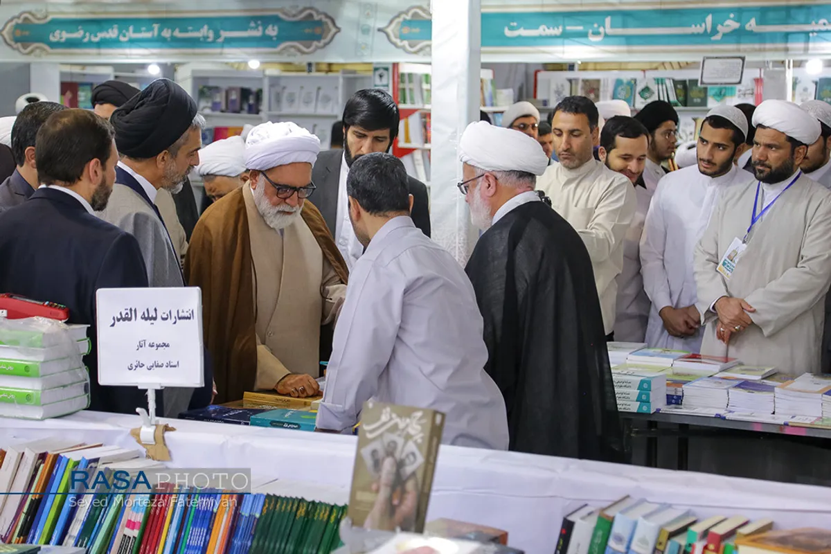 بازدید حجت الاسلام والمسلمین مروی از &laquo;هفتمین نمایشگاه تخصصی کتب حوزوی و معارف اسلامی&raquo;