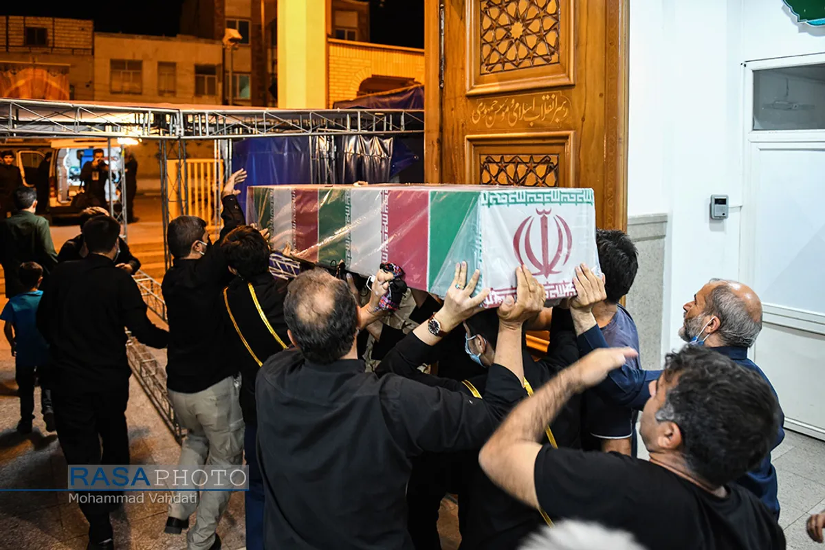 عزاداری شب سوم محرم و وداع با پیکر روحانی شهید مالامیری در حرم کریمه اهلبیت (ع)