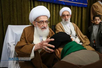 جشن&zwnj;های عمامه&zwnj;گذاری طلاب حوزه علمیه قم در بیوت مراجع تقلید و  علما