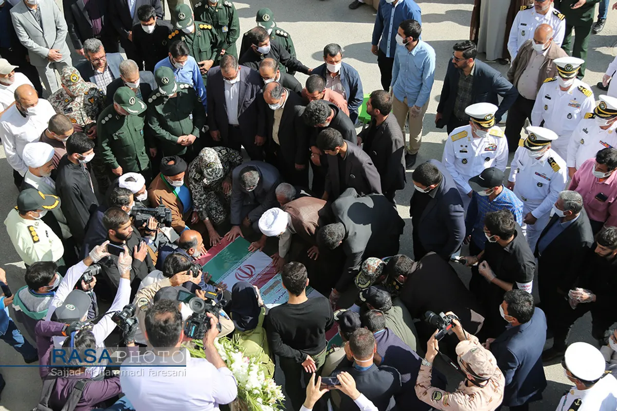 تشییع پیکر مطهر شهید مدافع حریم ایران در شهرکرد&lrm;