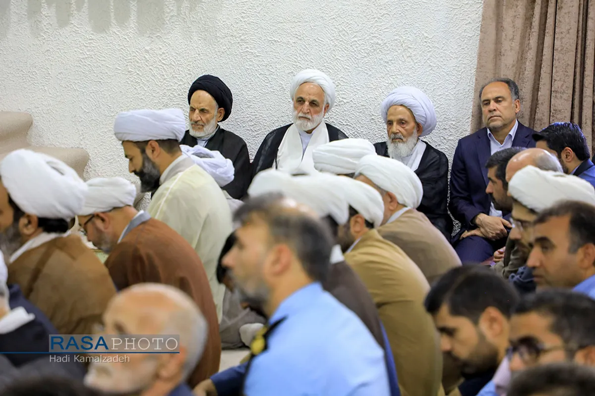 نشست تبیین گام دوم انقلاب در دفتر نماینده ولی فقیه با سخنرانی حجت الاسلام محسنی اژه ای