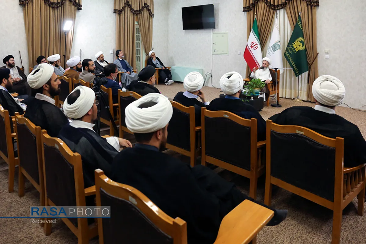 دیدار اساتید و طلاب مدرسه عالی فقاهت عالم آل محمد (ع) با حضرت آیت الله سبحانی