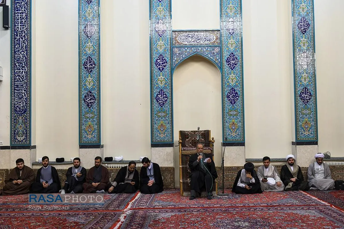 جشن عمامه گذاری طلاب در روز مبعث