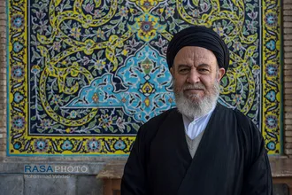 پیشگامان حوزوی انقلاب | حجت الاسلام سید محمد رضا صحفی متولد ۱۳۳۴ در سال ۱۳۵۴ وارد حوزه علمیه گردید. | حضور در قیام ۱۹ دی ۱۳۵۶ و فعالیت برای انتشار و توزیع رساله حضرت امام خمینی (ره) در زمان مبارزات با رژیم پهلوی