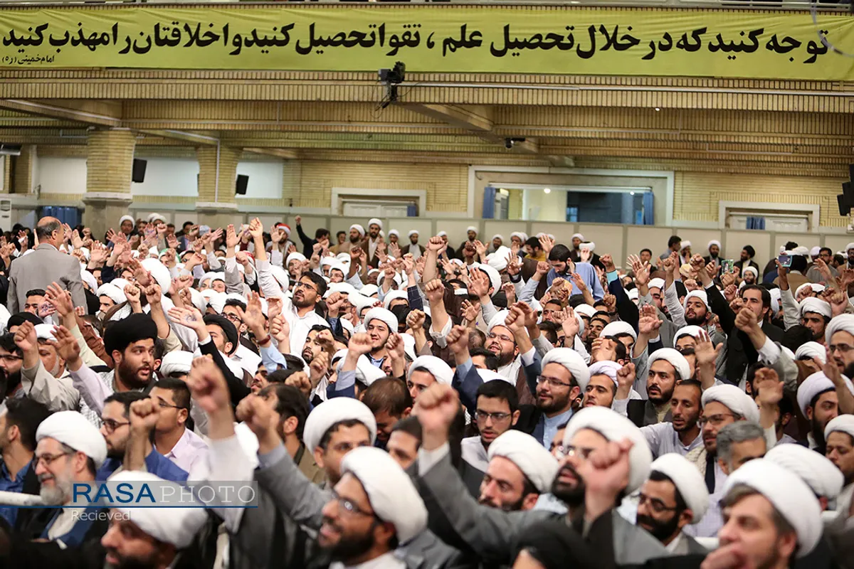 دیدار جمعی از طلاب سراسر کشور با رهبر معظم انقلاب
