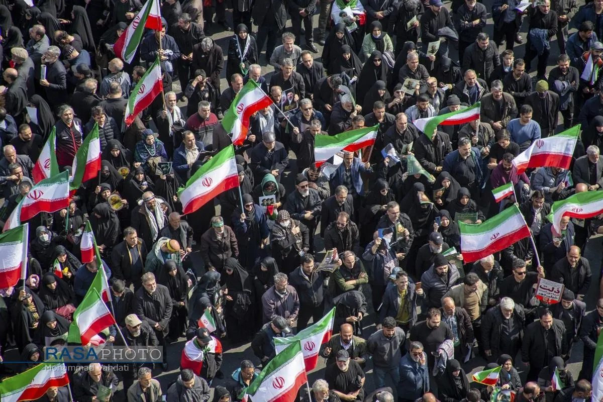 تشییع شهید دکتر علی لاریجانی، سردار سلیمانی و شهدای ناو دنا در تهران