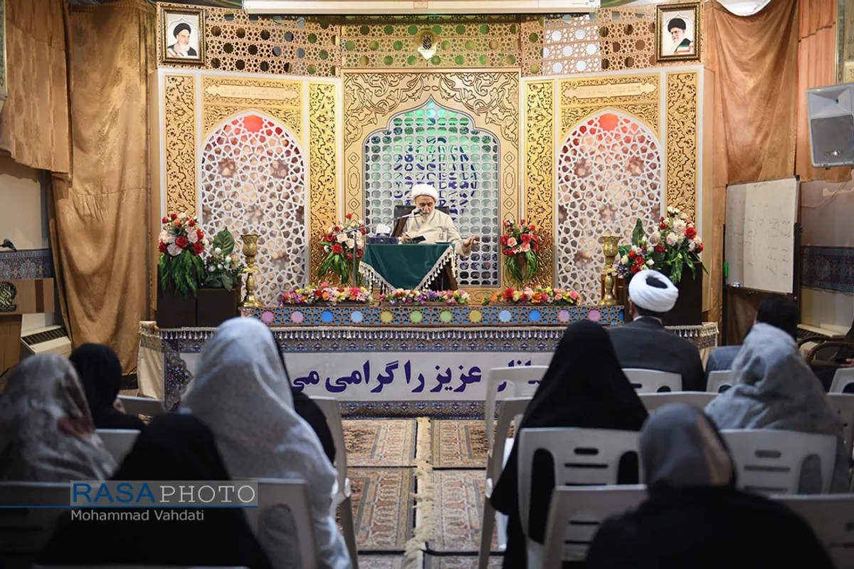 دیدار دانشجویان دانشگاه شهید بهشتی با آیت الله شب زنده&zwnj;دار
