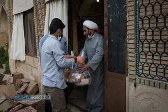لبیک طلاب حوزه علمیه منصوریه شیراز&lrm; به فرمان مقام معظم رهبری