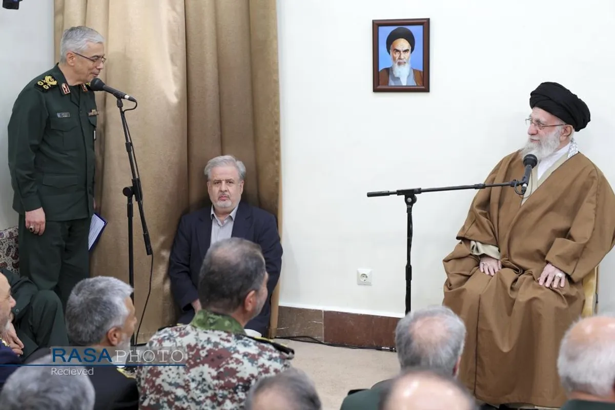 دیدار جمعی از فرماندهان نیروهای مسلح با فرمانده معظم کل قوا