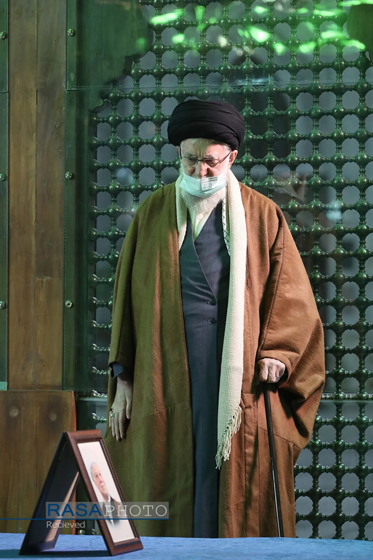 حضور مقام معظم رهبری در مرقد مطهر امام خمینی (ره) و گلزار شهیدان