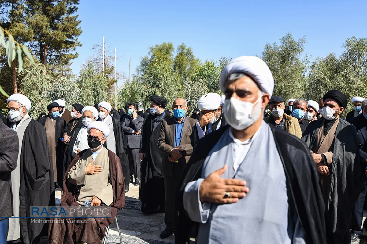 تشییع حجت الاسلام و المسلمین طاهری مدیرکل مرکز خدمات حوزه علمیه استان قم