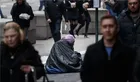US: Hundreds Sleeping Outside in Frigid Times Square to Fight Homelessness