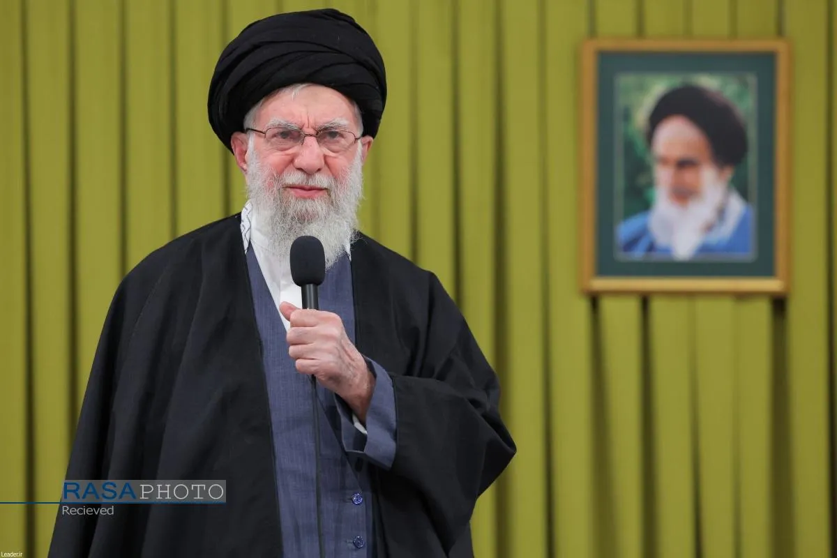 پیام رهبر معظم انقلاب بمناسبت حماسه آفرینی ملت ایران در راهپیمایی ۲۲ بهمن