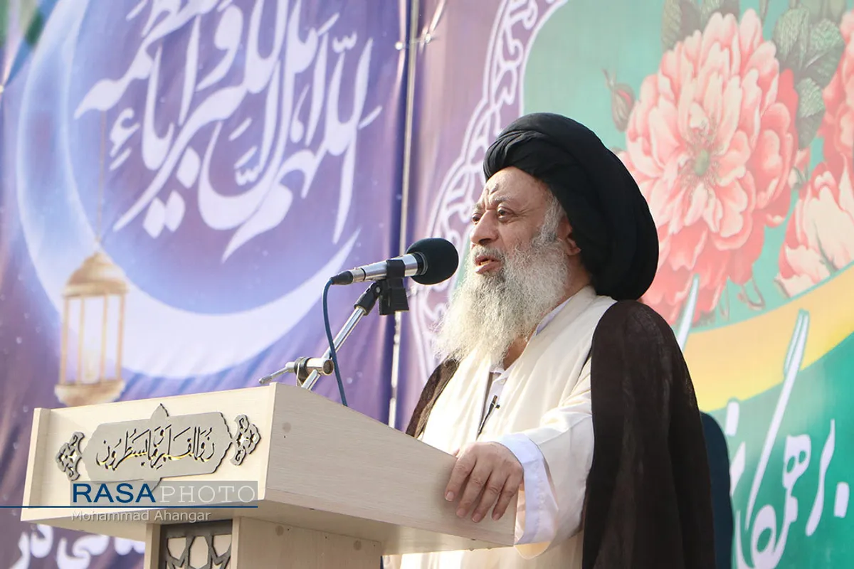 نماز عید سعید فطر به امامت آیت الله موسوی جزایری