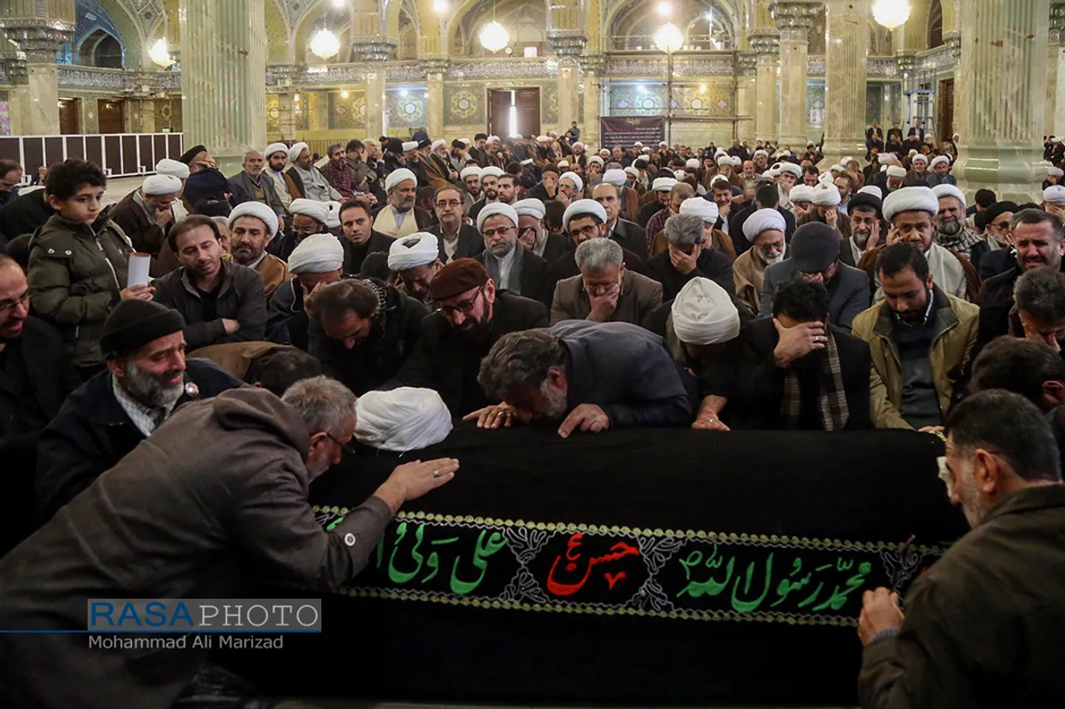 تشییع پیکر آیت الله طبرسی در قم
