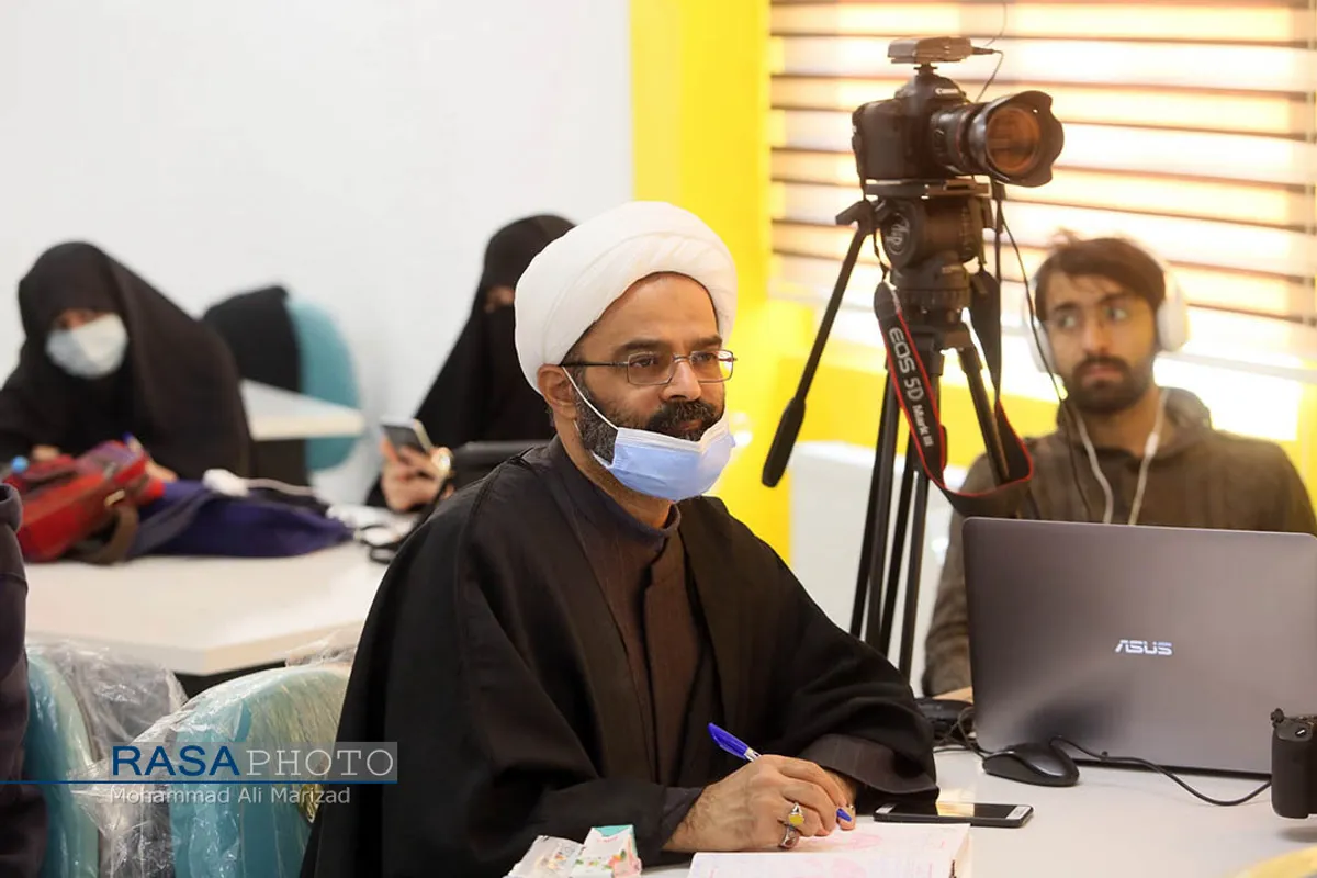 اولین جلسه کارگاهی "دوره کنشگری موثر در شبکه های اجتماعی"