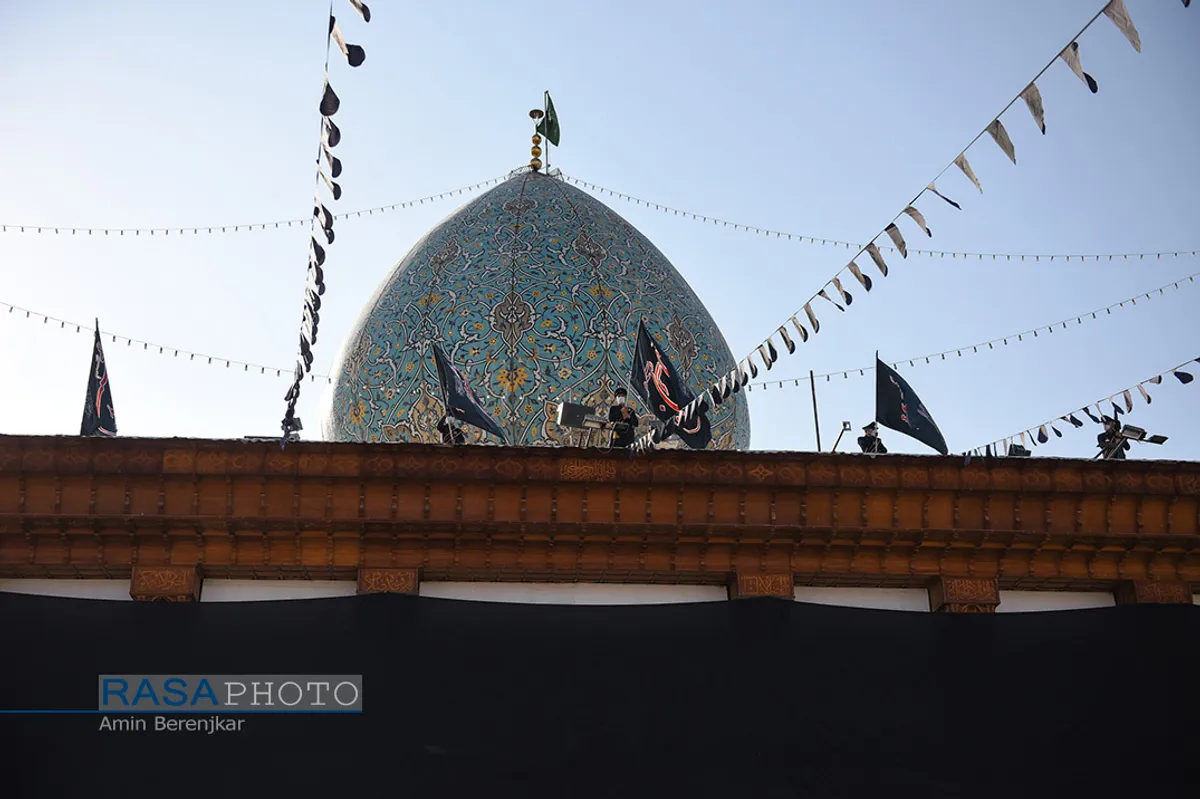 آئین تعویض پرچم حرم حضرت احمد&zwnj;بن&zwnj;موسی الکاظم (ع) در شراز