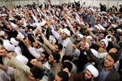 بیعت نمایندگان طلاب و فضلای آبادان و خرمشهر با آیت الله سید مجتبی خامنه ای