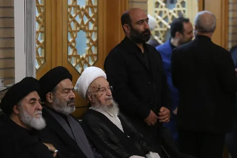 مراسم بزرگداشت رهبر شهید انقلاب از سوی آیت الله مکارم شیرازی برگزار شد