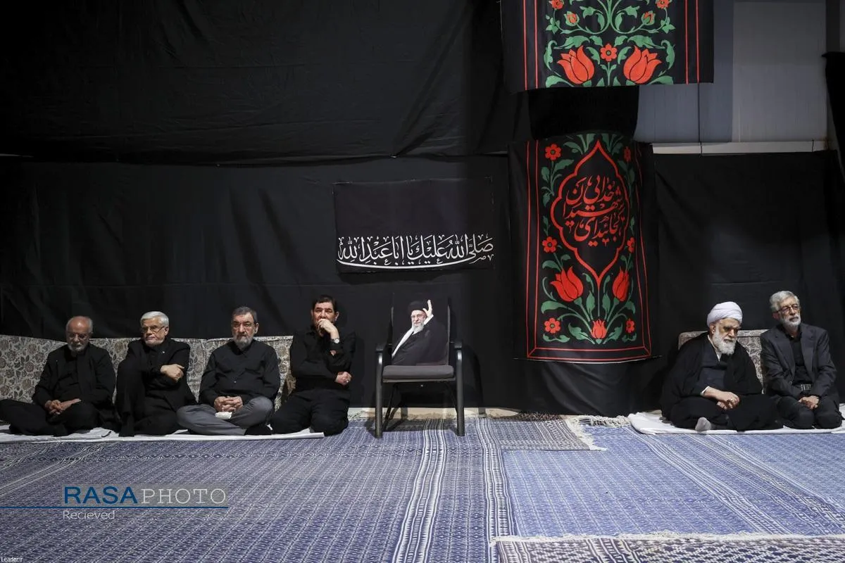 مراسم عزاداری شب تاسوعا در جوار محل شهادت رهبر شهید انقلاب اسلامی