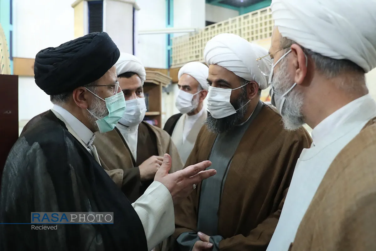 دیدار جمعی از علما و شخصیت&zwnj;های حوزوی با رئیس جمهور