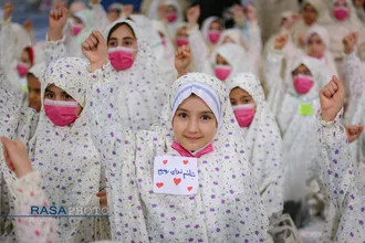 مراسم جشن تکلیف دختران دانش&zwnj;آموز با حضور مقام معظم رهبری