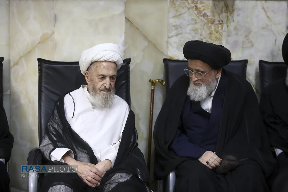 بزرگداشت رهبر شهید از سوی حضرت آیت&zwnj;الله سبحانی در حرم بانوی کرامت
