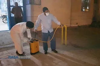 ضدعفونی اماکن مختلف شهرستان خرمشهر توسط طلاب مدرسه علمیه سیدالشهدا&lrm;ء (علیه السلام)