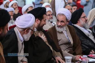 آیین رونمایی کتاب شرح نهج البلاغه متن بیانات حضرت آیت الله خامنه&zwnj;ای با سخنرانی آیت الله اعرافی مدیر حوزه علمیه