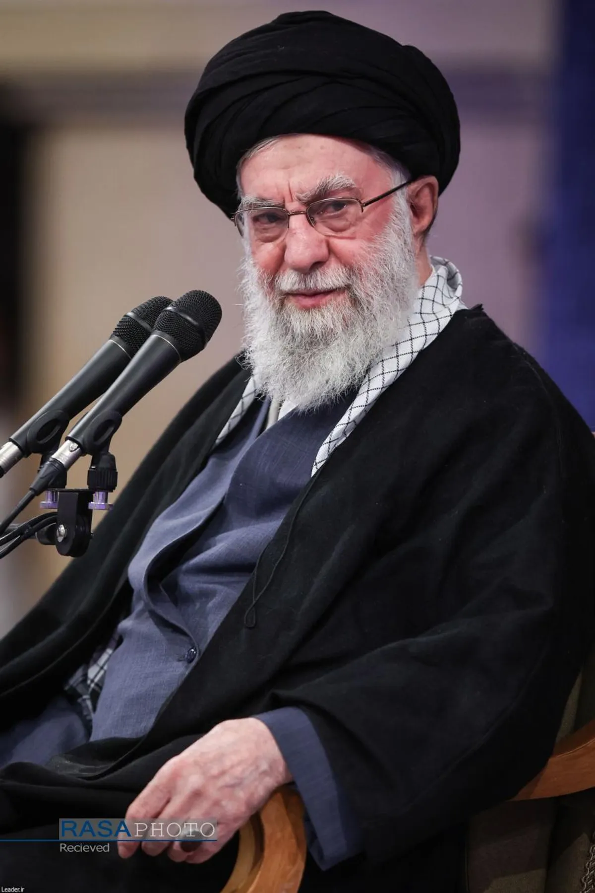 دیدار خانواده شهدای اقتدار با رهبر انقلاب در روز میلاد امیرالمومنین (علیه&zwnj;السلام)