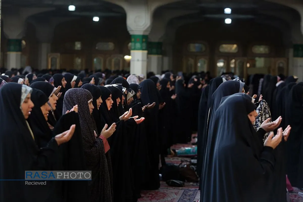 اقامه نماز عید سعید قربان در حرم کریمه اهلبیت (ع)
