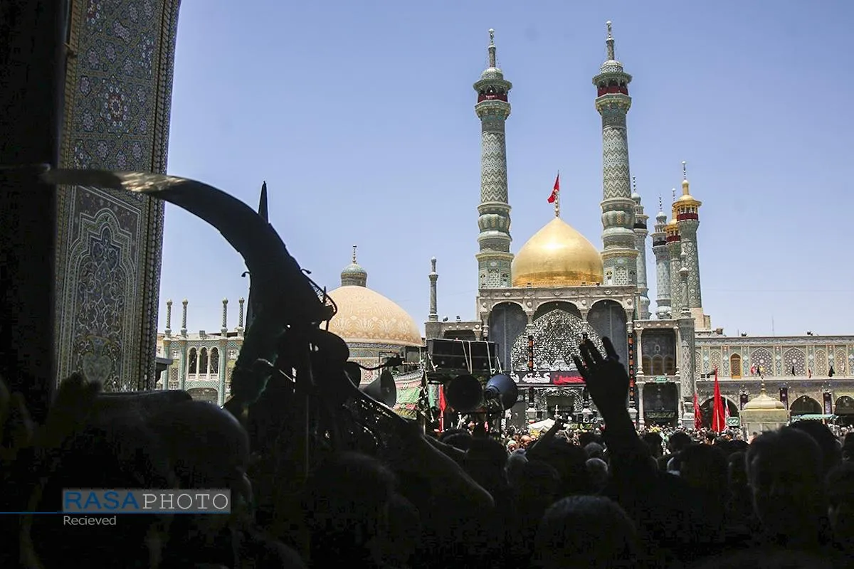 نماز جماعت و عزاداری ظهر عاشورای حسینی در قم