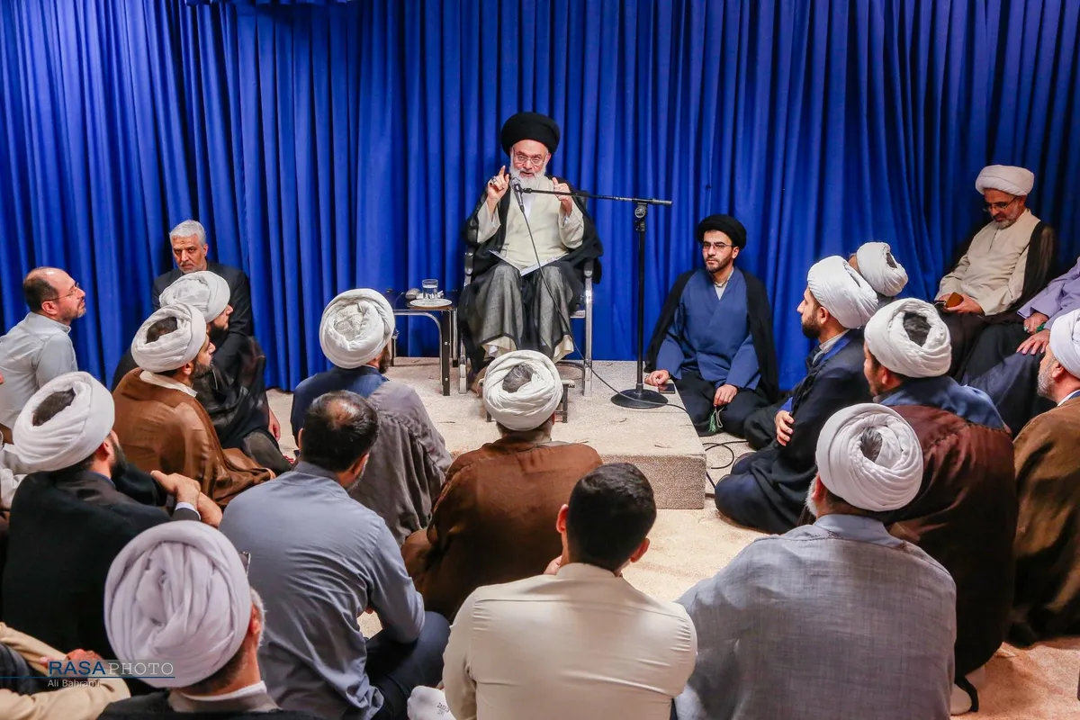 نشست طلاب و فضلای استان همدانی با حضور رئیس جامعه مدرسین