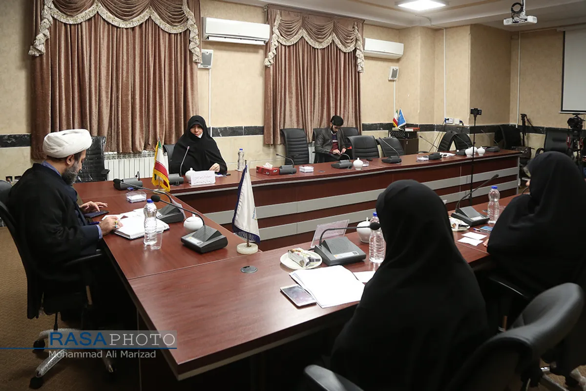 نشست زن انقلاب و حوزه&zwnj;های علمیه خواهران