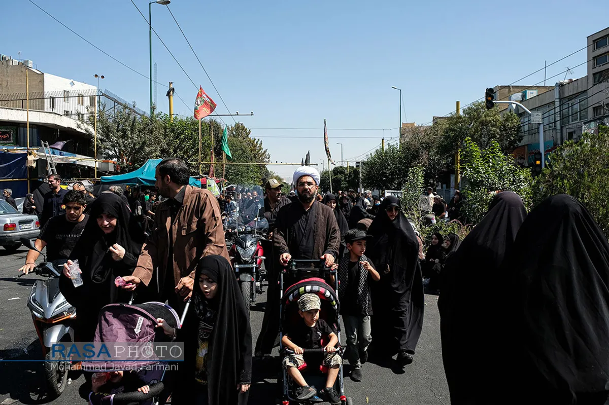 پیاده روی جاماندگان اربعین در تهران